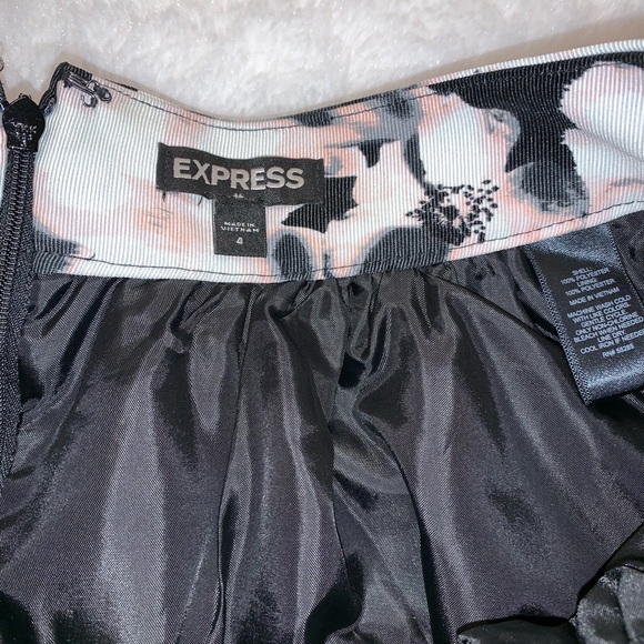 Classy Express round pink floral skirt size 4 ๐ธ - Picture 4 of 5